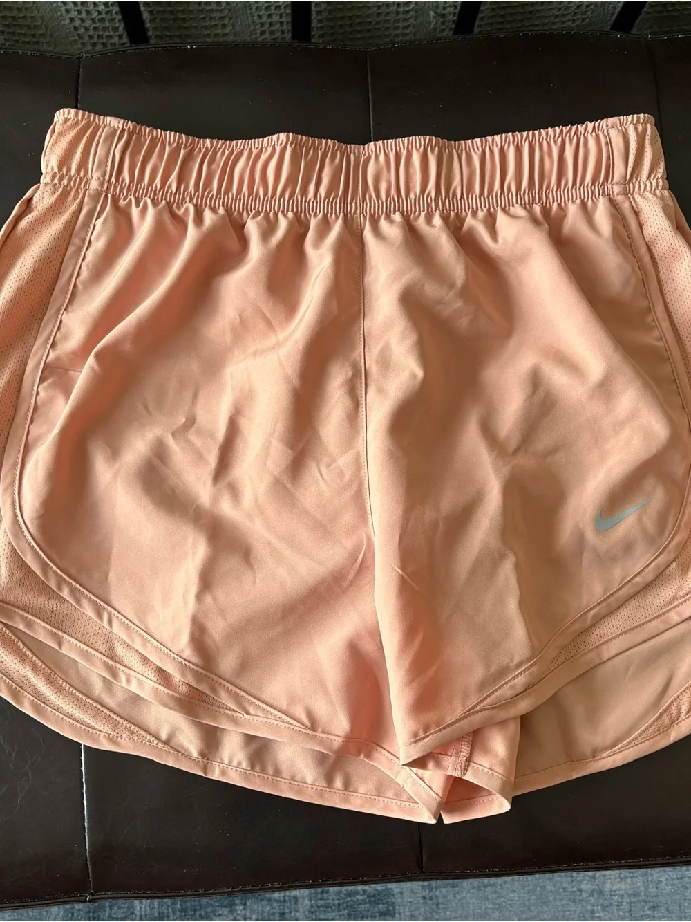 Women’s Nike Tempo Mid Rise 3” Peach Running Shorts NWT